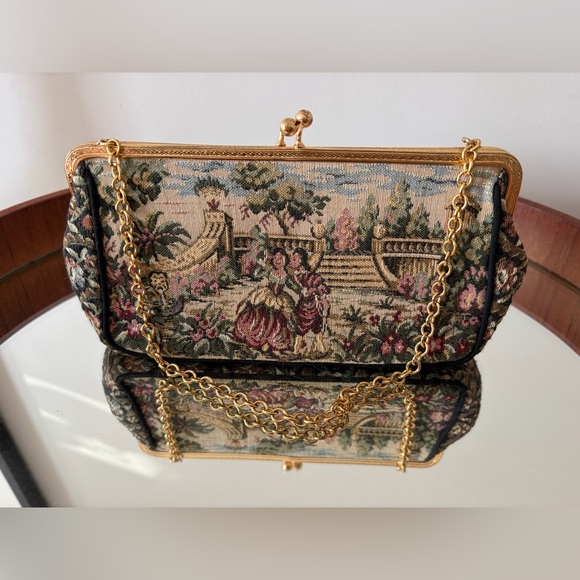 Vintage Elegant Tapestry Clutch with Gold Accents 50s / 60s - Picture 3 of 7